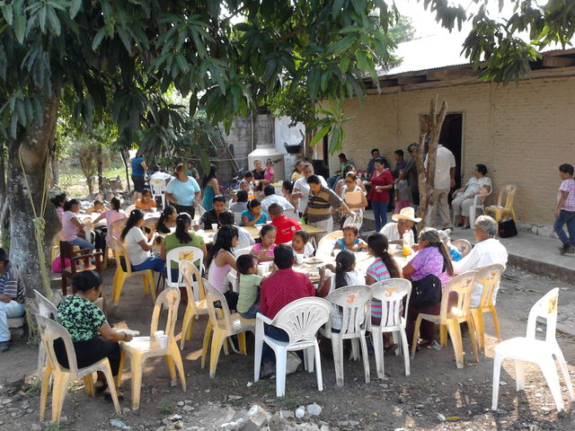 Nos turnabamos para los tiempos de alimentos
